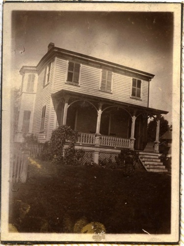 Littell Residence on Walnut Avenue, Greycourt, N.Y. Early 1900s. chs-004802